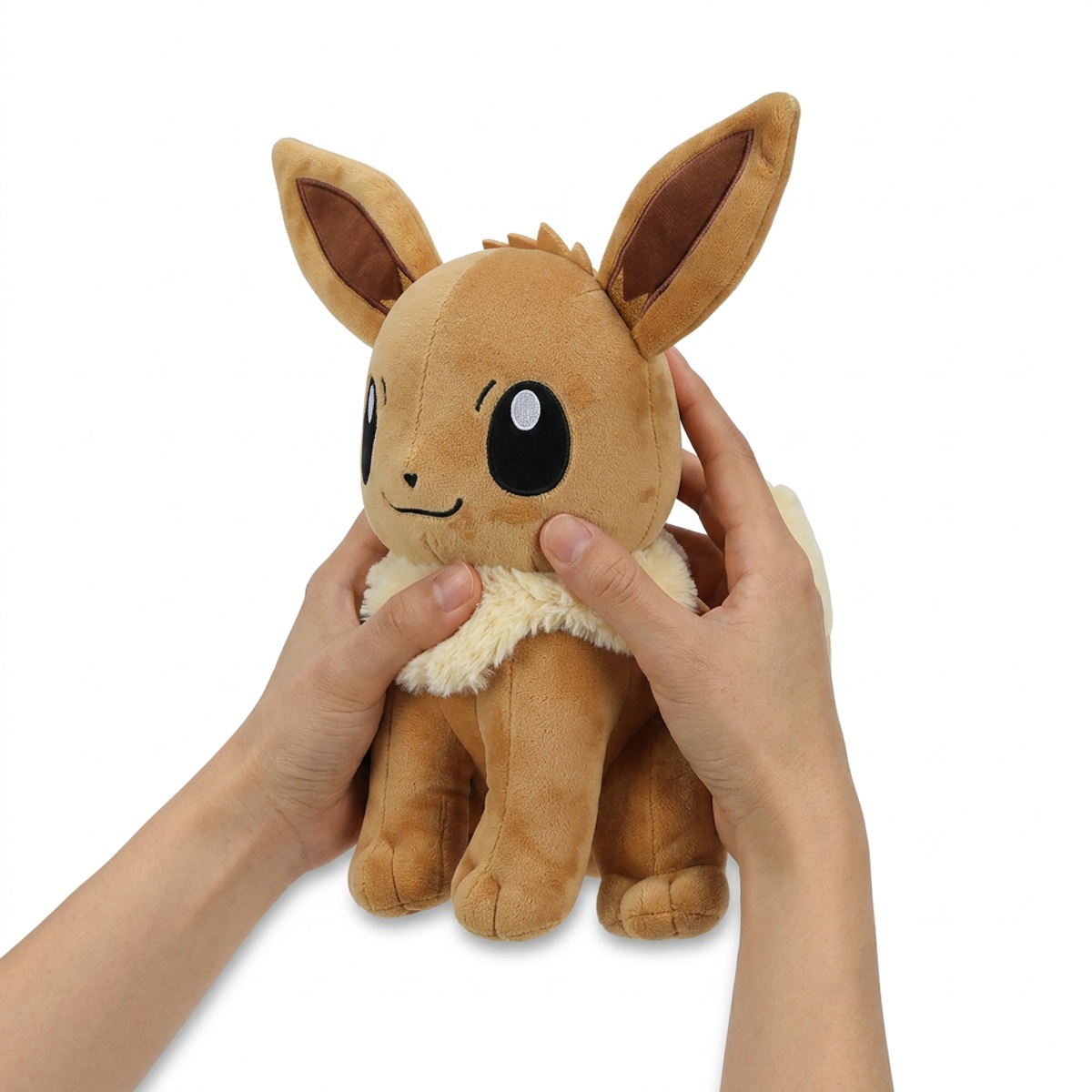 Eevee Pluszak 30 cm trzymany w rękach