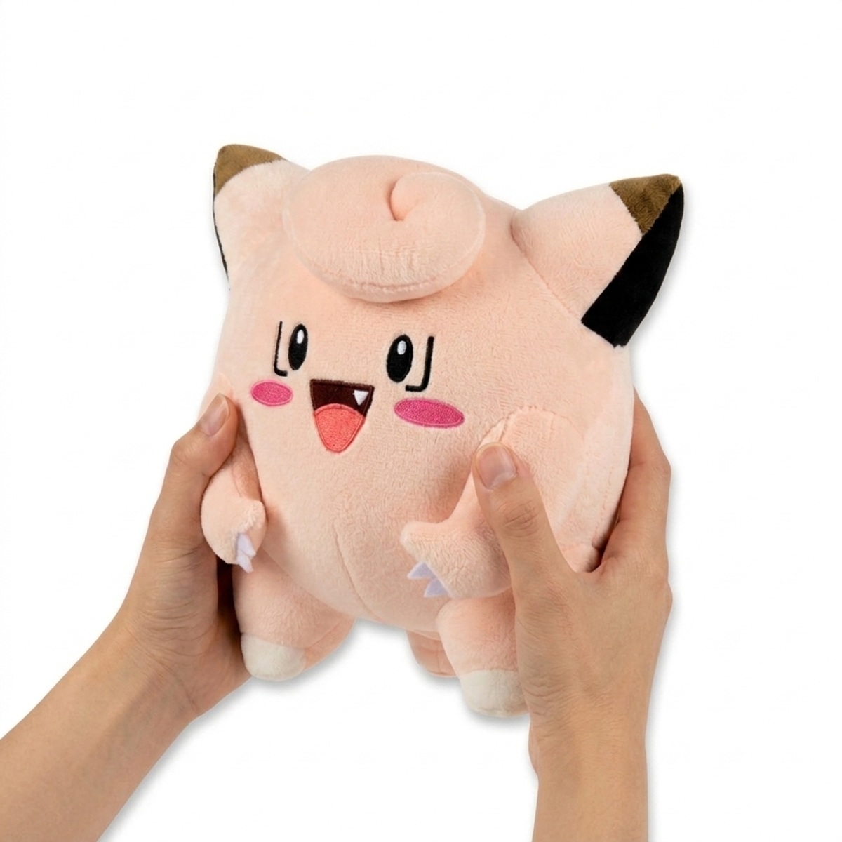 Clefairy Pluszak trzymany w rękach