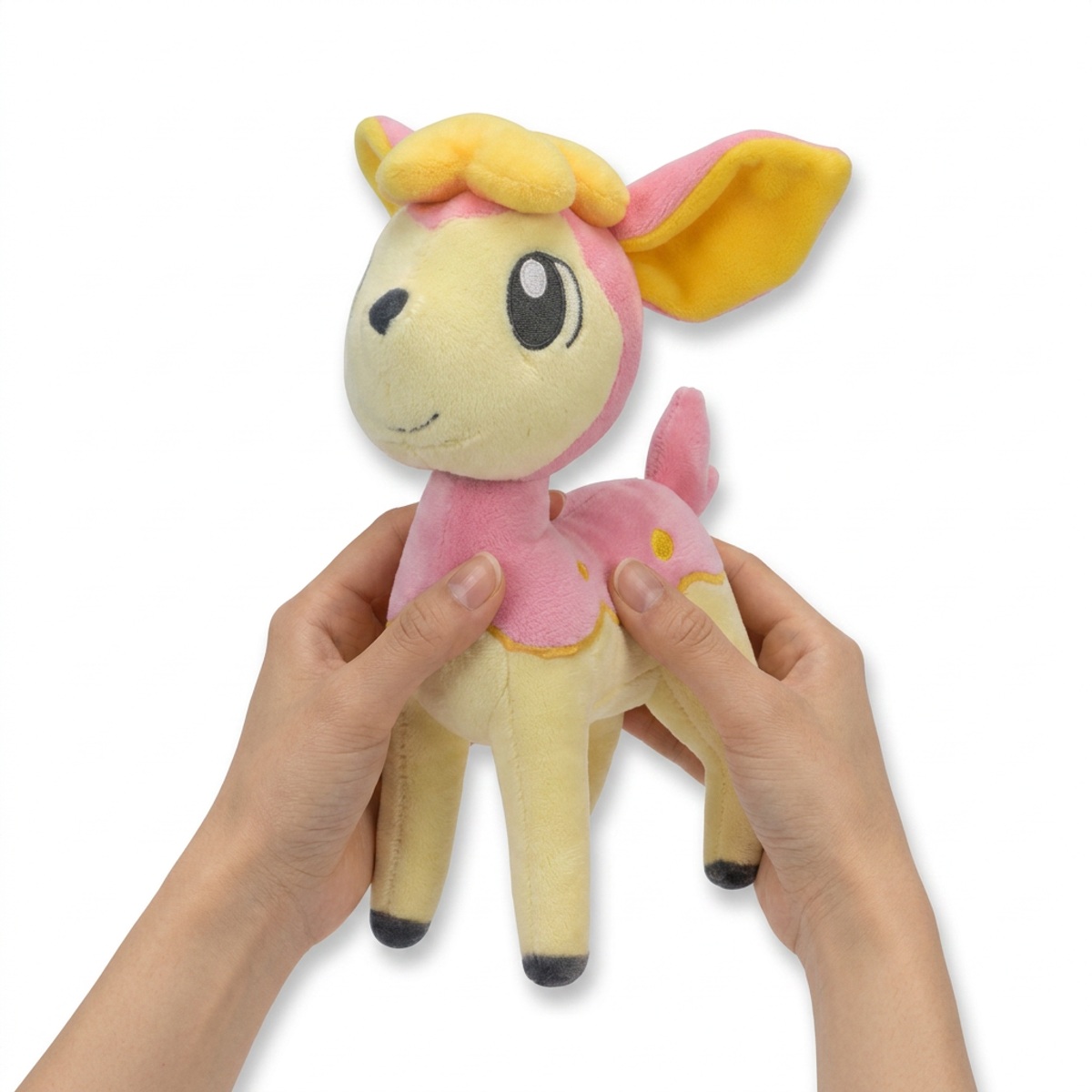 Deerling Pluszak trzymany w rękach