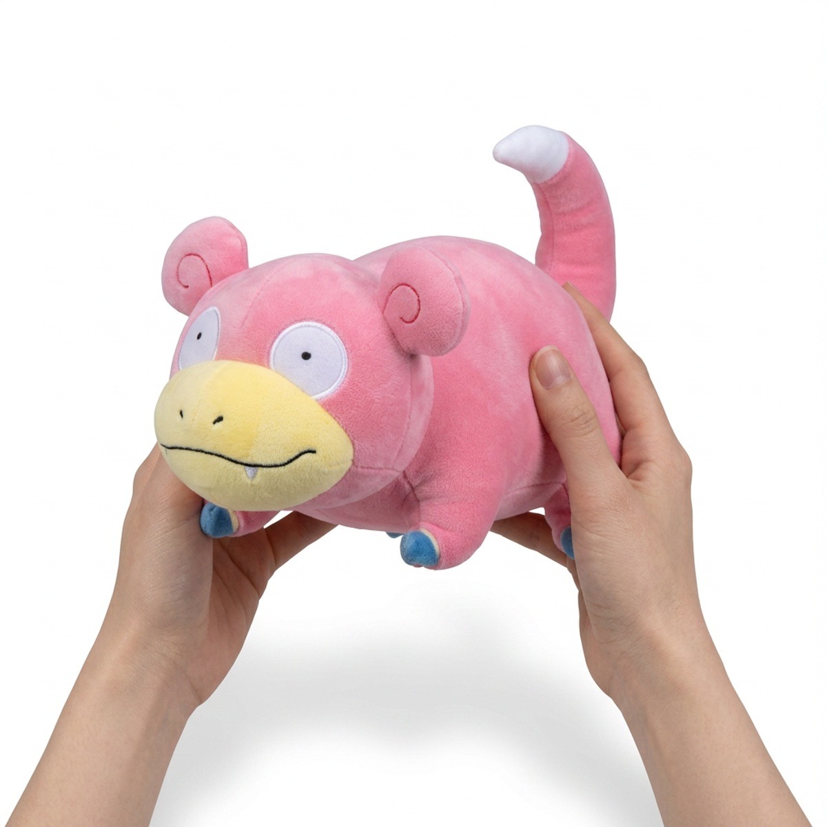 Slowpoke Pluszak trzymany w dłoni
